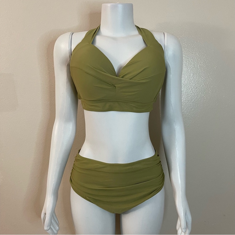 Green swimwear top and bikini bottom two piece set